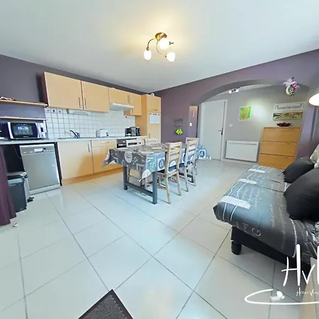 L Des Bouchaux Apartamento